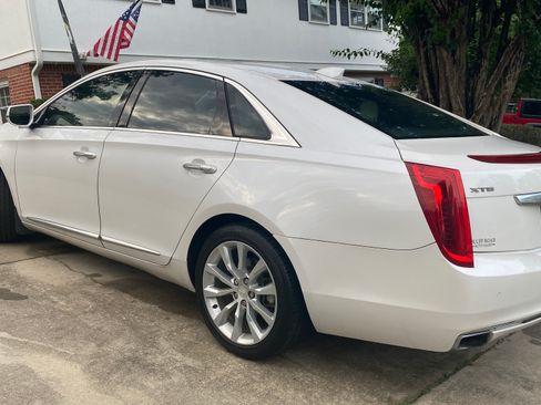 Used 2016 Cadillac XTS Luxury w/ Driver Awareness Package FWD image 4