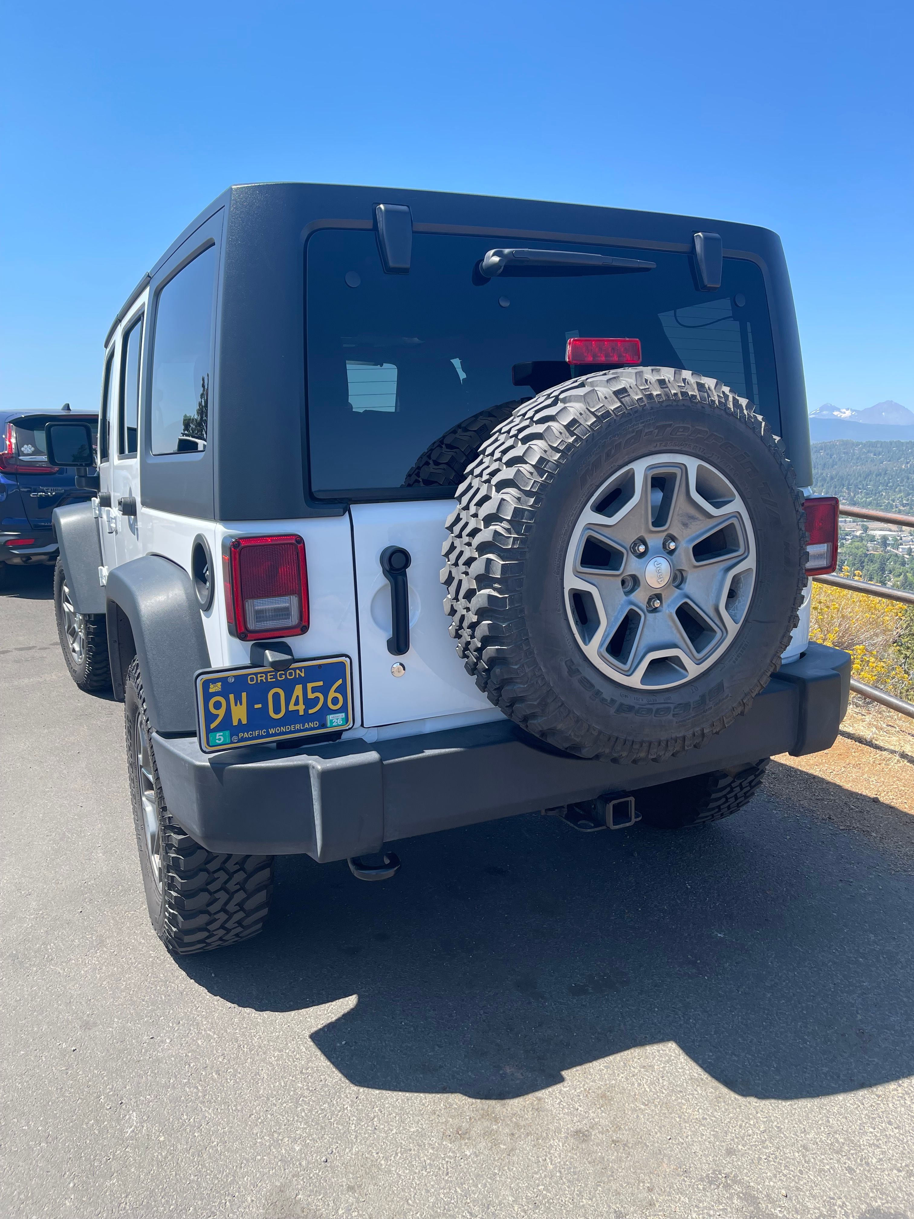 Used 2018 Jeep Wrangler Unlimited Rubicon w/ Connectivity Group AWD/4WD image 8
