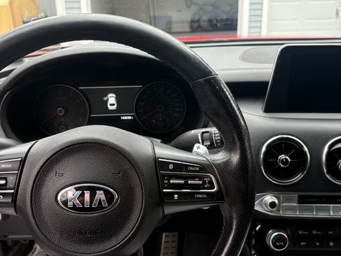 Used 2018 Kia Stinger GT2 image 14
