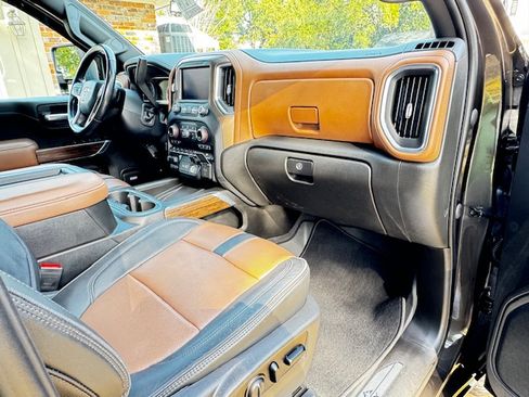 Used 2021 Chevrolet Silverado 3500 High Country image 23