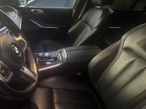 Used 2021 BMW X7 M50i w/ Luxury Seating Package image 4