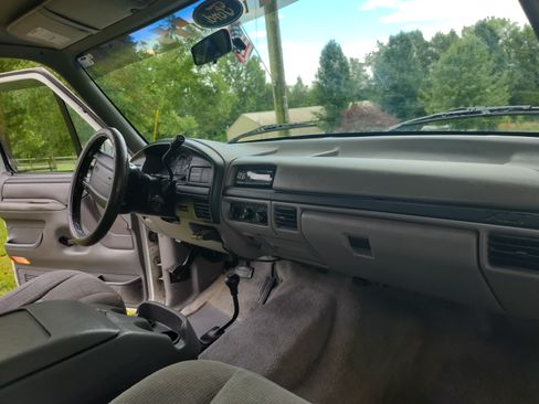 Used 1996 Ford Bronco image 7