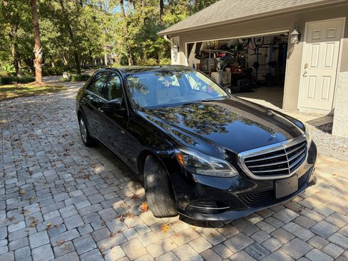Used 2014 Mercedes-Benz E 350 4MATIC Sedan image 5