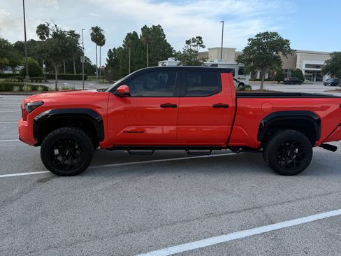 Used 2024 Toyota Tacoma TRD Off-Road AWD/4WD image 14