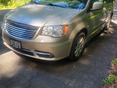 Used 2016 Chrysler Town & Country Touring w/ Driver Convenience Group