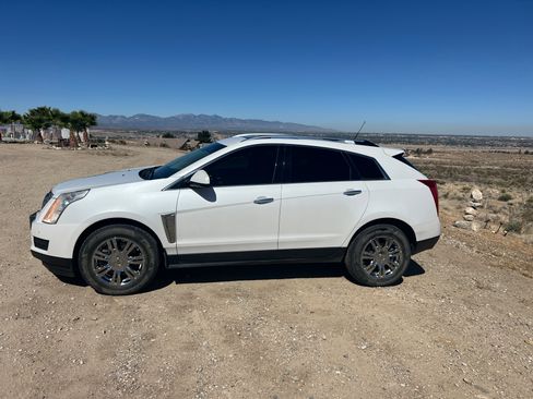 Used 2014 Cadillac SRX Luxury image 1