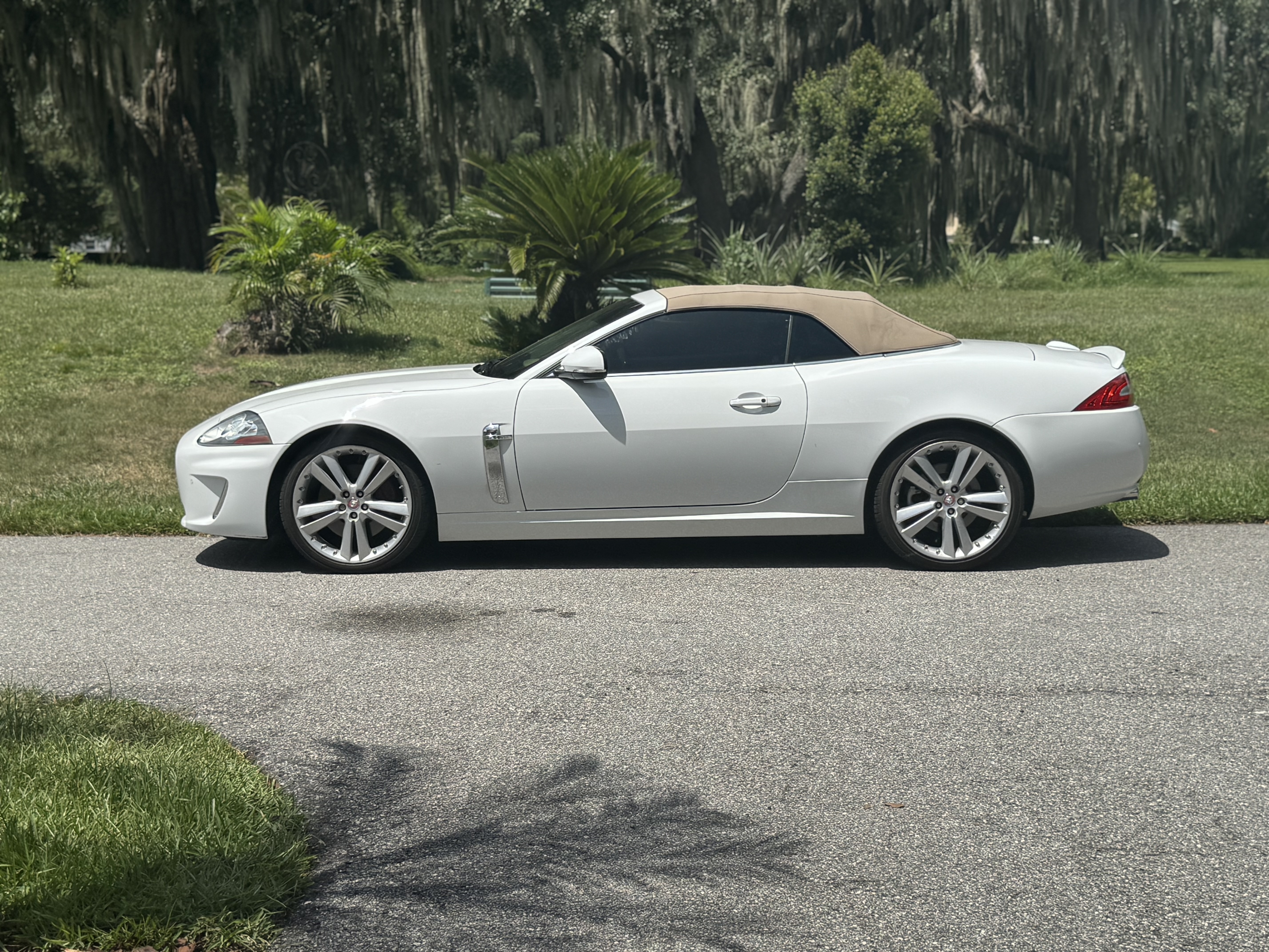 Used 2011 Jaguar XK Convertible RWD image 1