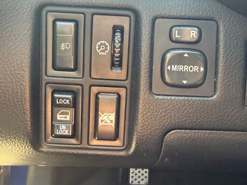 Used 2003 Toyota MR2 image 9