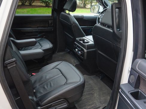 Used 2021 Ford Expedition Limited image 23
