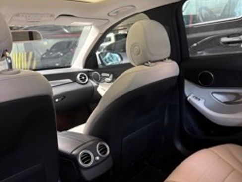 Used 2017 Mercedes-Benz C 300 Sedan image 10