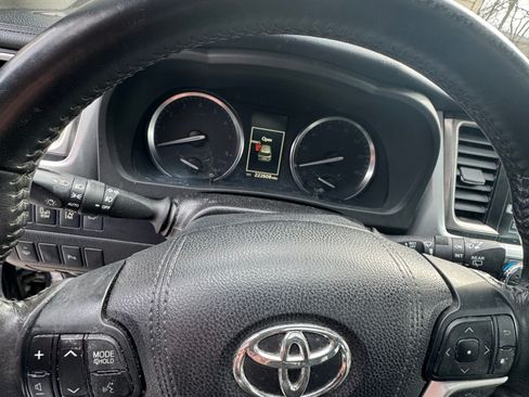 Used 2015 Toyota Highlander Limited w/ Driver Technology Package image 9