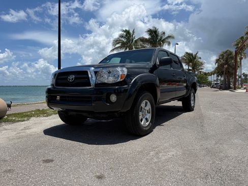 Used 2006 Toyota Tacoma PreRunner RWD image 2