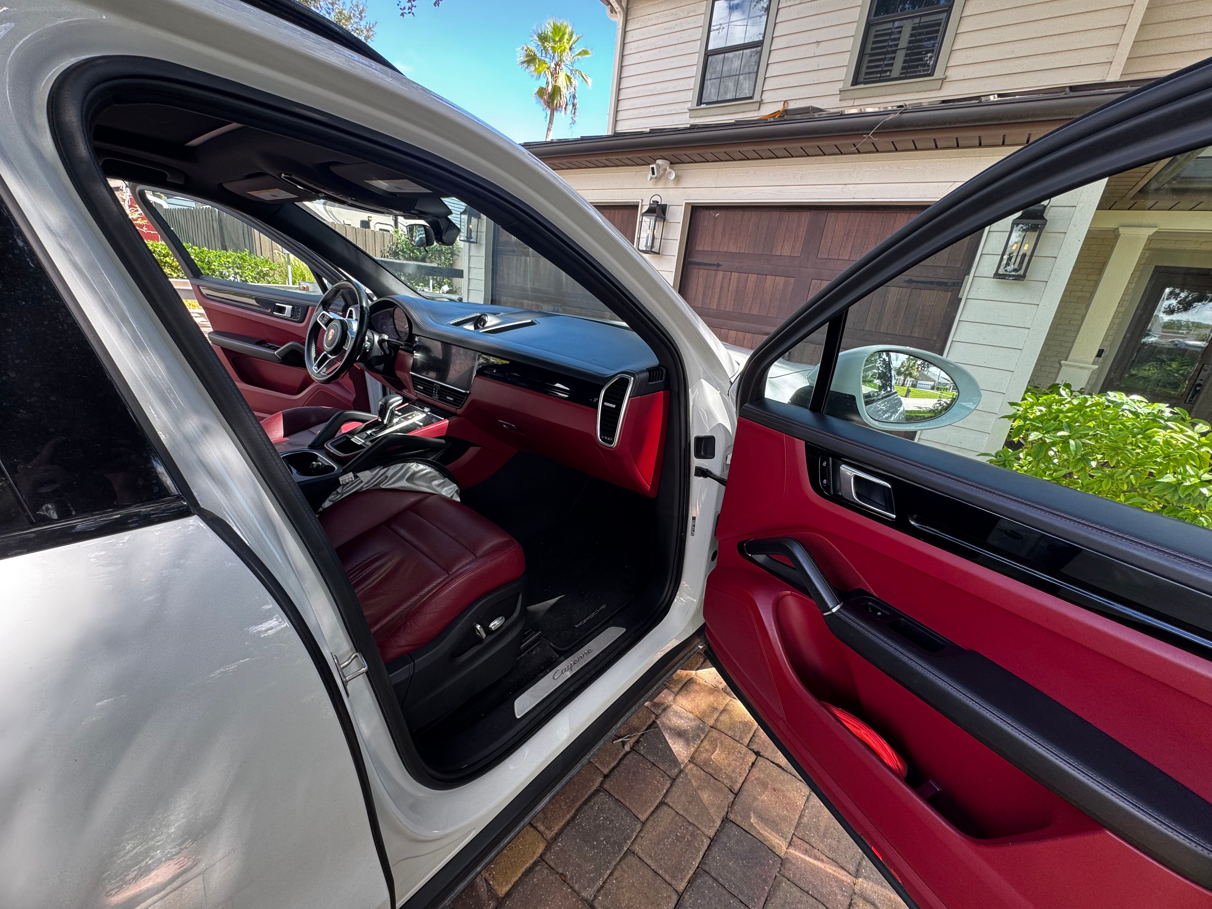 Used 2020 Porsche Cayenne AWD/4WD image 11
