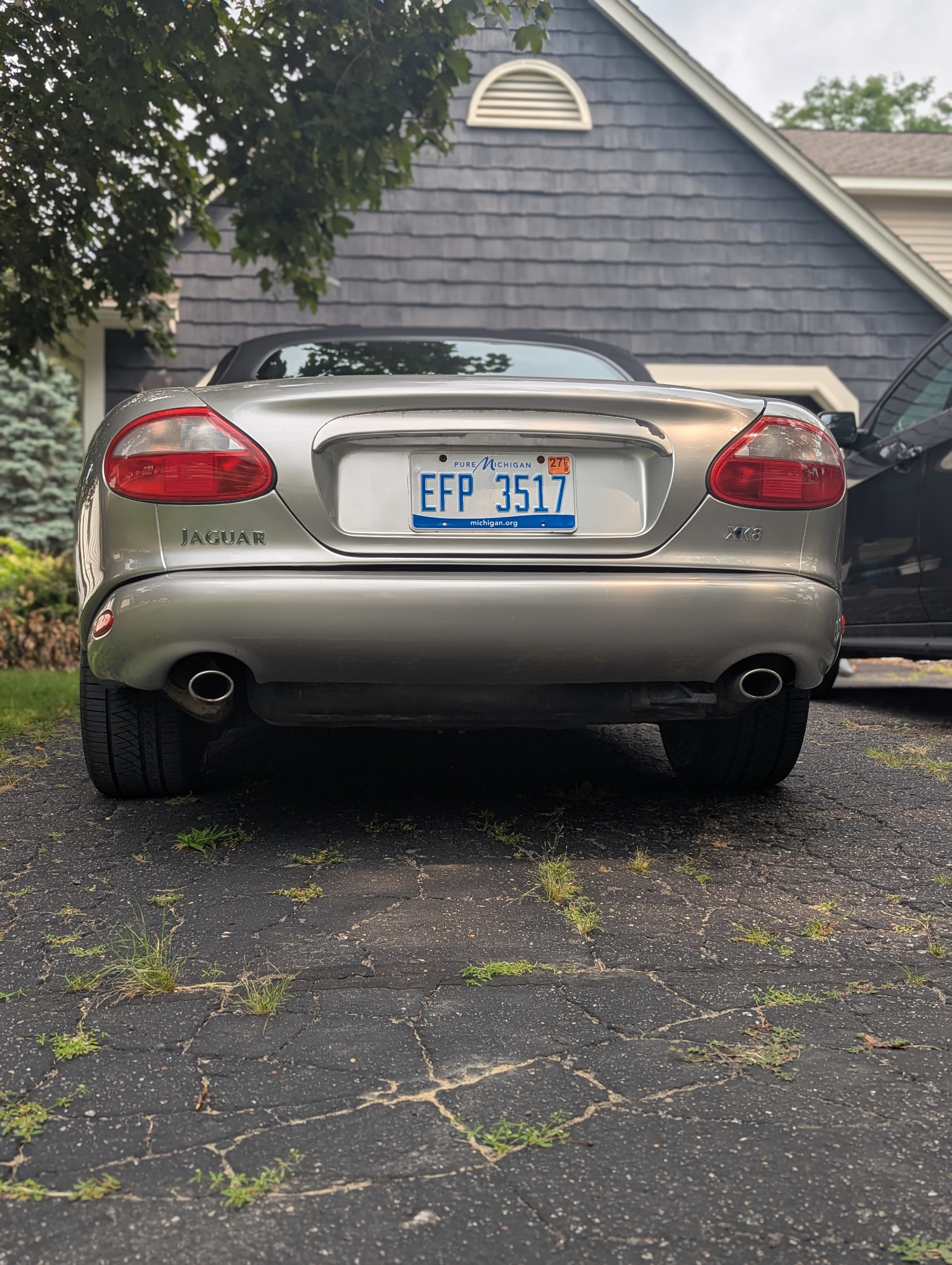 Used 1999 Jaguar XK8 Convertible RWD image 4