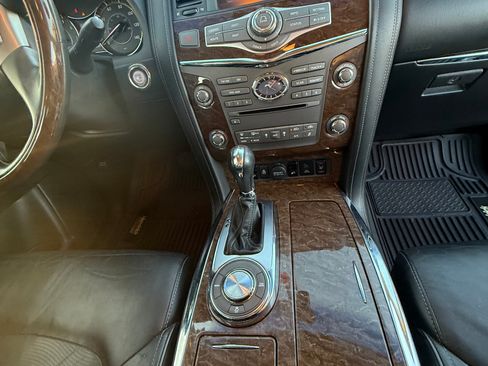 Used 2016 INFINITI QX80 Sport Utility 4D w/ 22" Wheel Package image 6