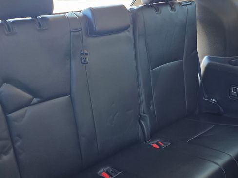 Used 2021 Toyota Highlander XLE image 17