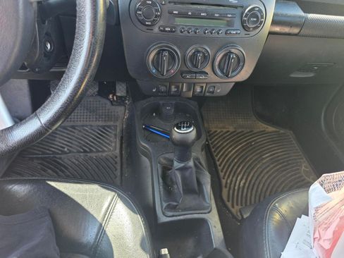 Used 2006 Volkswagen Beetle Coupe w/ Package 2 image 7