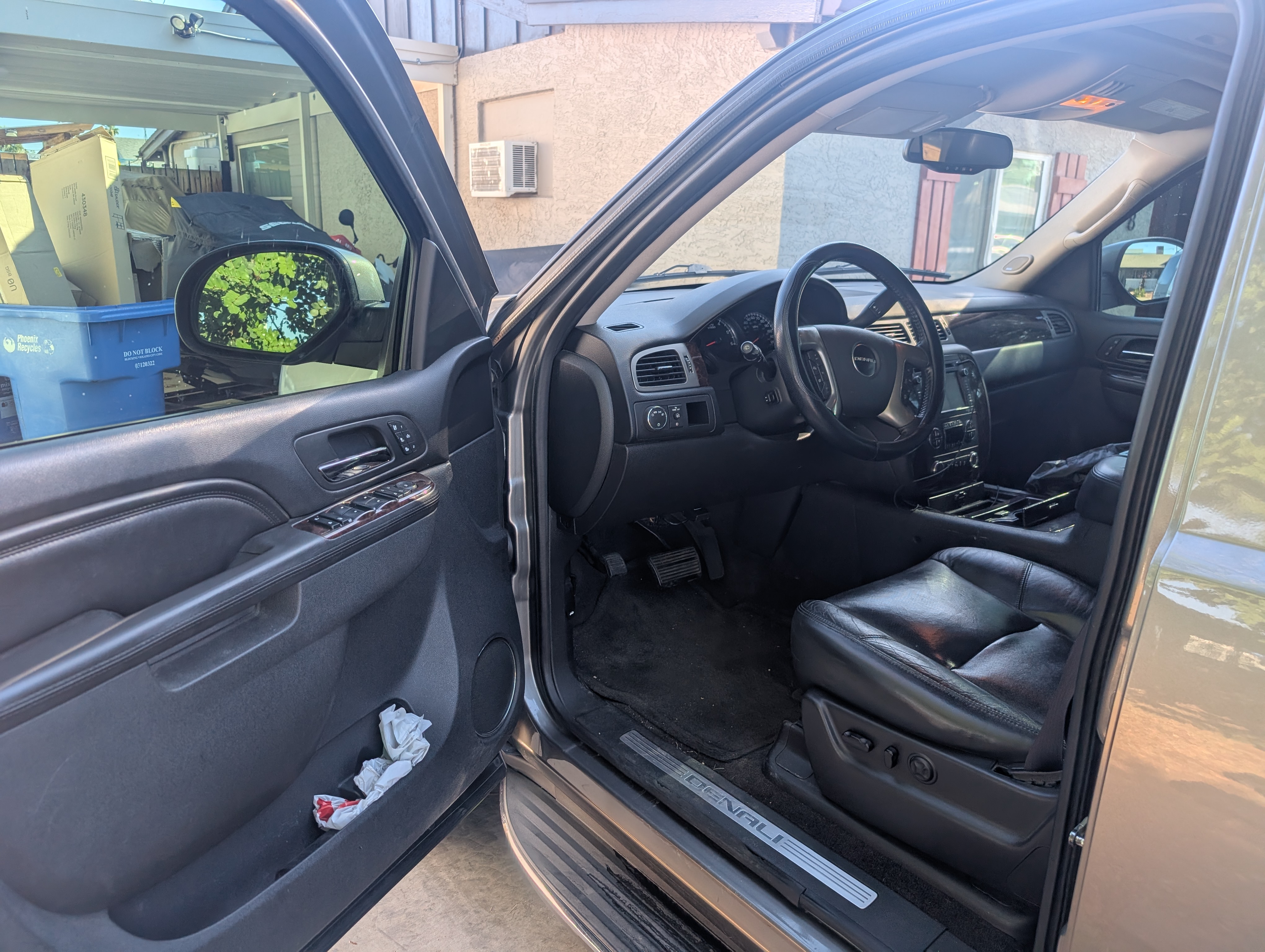 Used 2012 GMC Yukon Denali AWD/4WD image 9