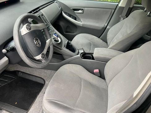 Used 2010 Toyota Prius Five image 9