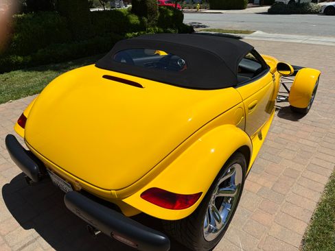 Used 2002 Chrysler Prowler RWD image 8
