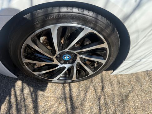 Used 2016 BMW i8 image 11