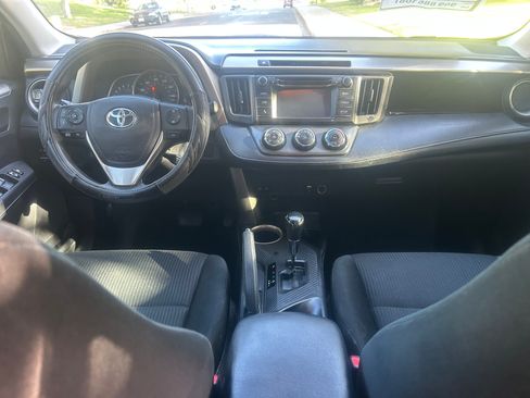Used 2014 Toyota RAV4 LE FWD image 9
