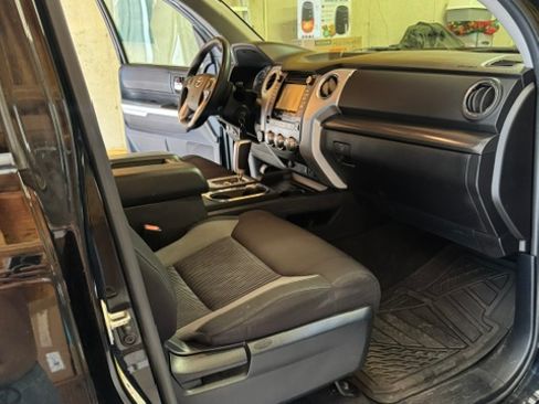 Used 2014 Toyota Tundra SR5 w/ SR5 Upgrade Package AWD/4WD image 13