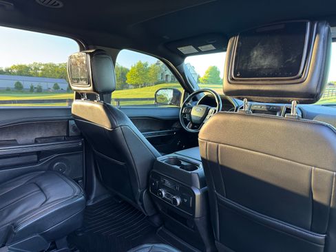 Used 2018 Ford Expedition Limited AWD/4WD image 23