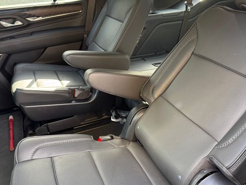 Used 2023 GMC Yukon Denali Ultimate image 13