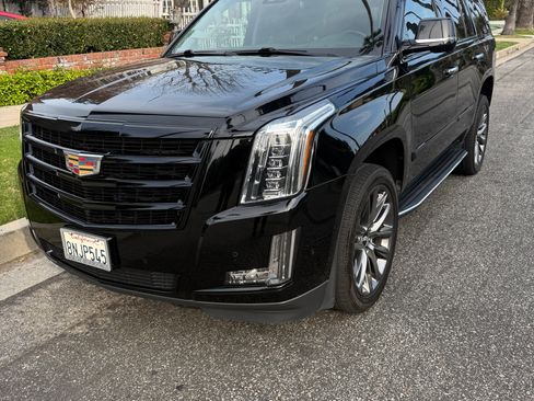 Used 2020 Cadillac Escalade Luxury w/ Escalade Sport Edition image 1