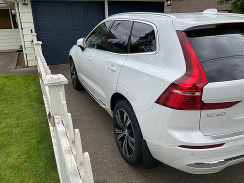 Used 2022 Volvo XC60 B5 Inscription w/ Advanced Package AWD/4WD image 10