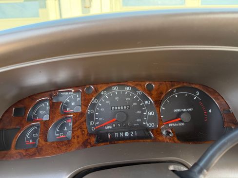 Used 2001 Ford Excursion XLT image 4