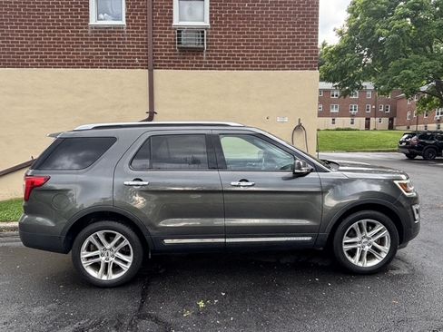 Used 2017 Ford Explorer Limited AWD/4WD image 11