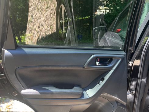 Used 2017 Subaru Forester 2.5i Limited AWD/4WD image 19