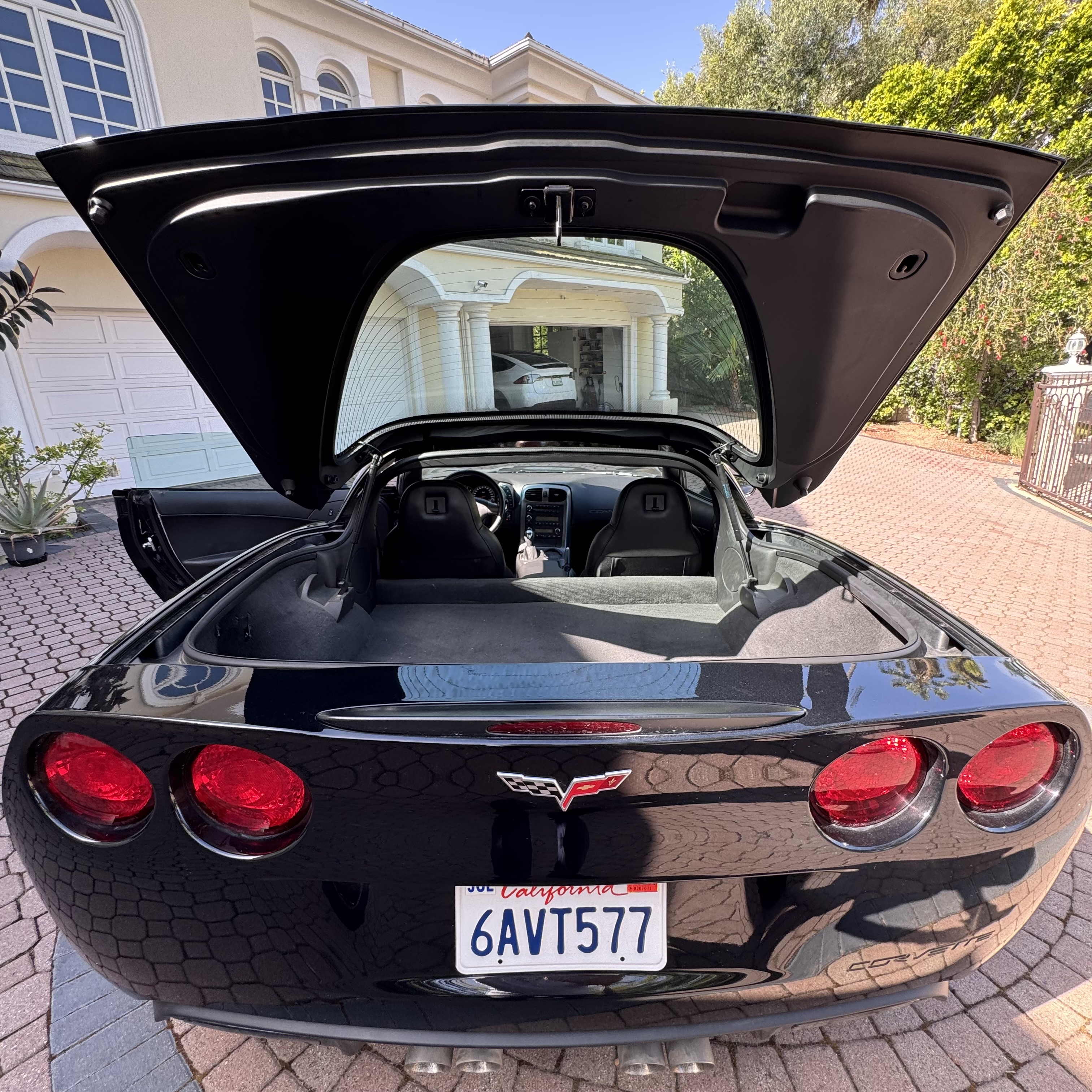 Used 2007 Chevrolet Corvette Coupe w/ Performance Package RWD image 10