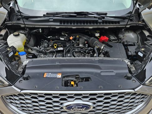 Used 2024 Ford Edge SE image 8