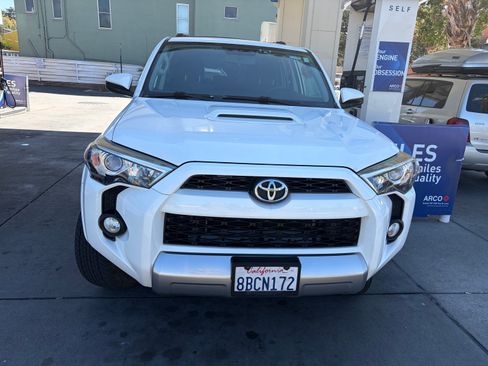 Used 2018 Toyota 4Runner TRD Off-Road AWD/4WD image 1