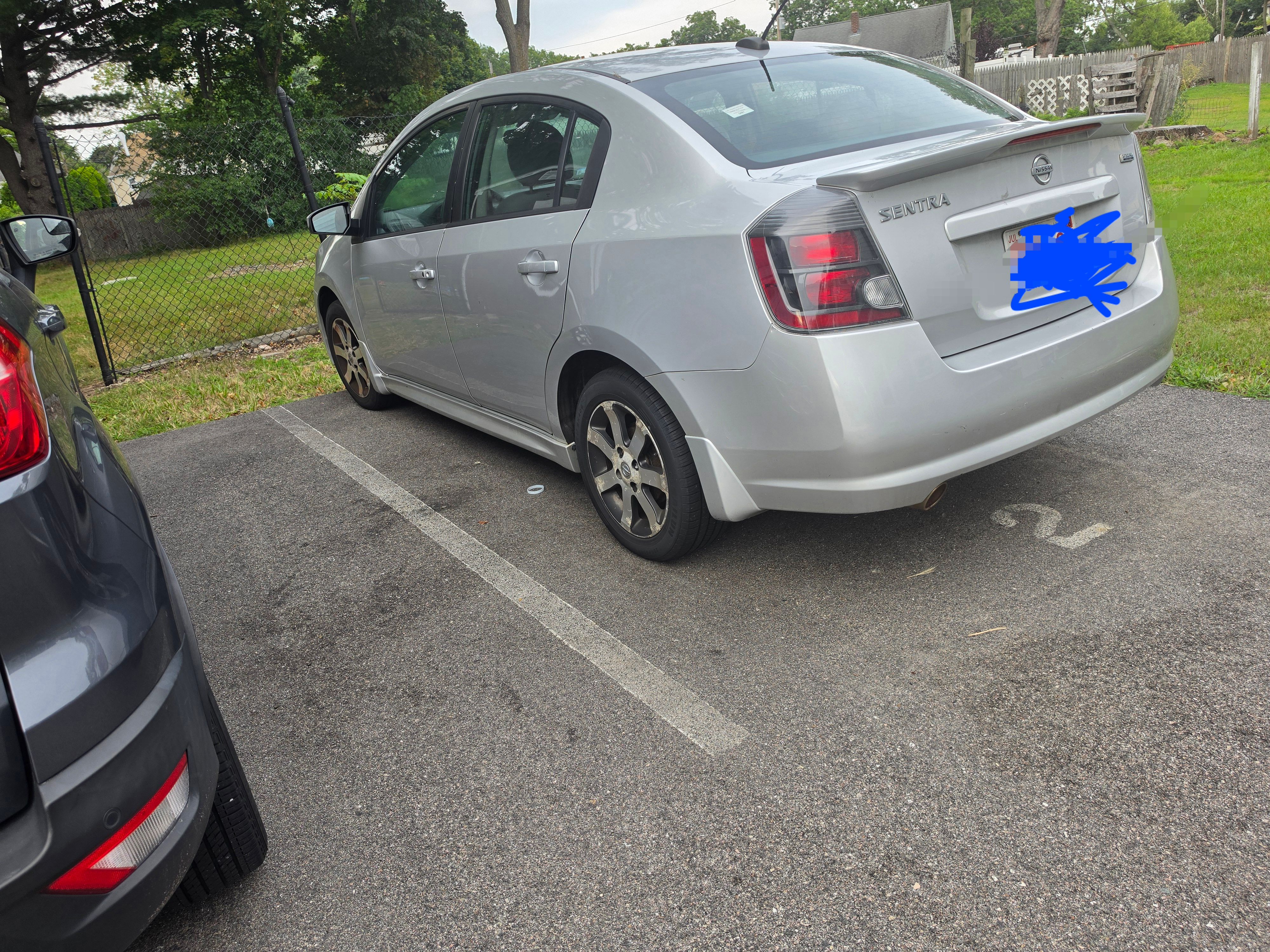Used 2012 Nissan Sentra 2.0 SR w/ Special Edition Pkg FWD image 2