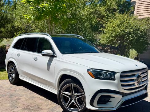 Used 2024 Mercedes-Benz GLS 450 4MATIC image 1