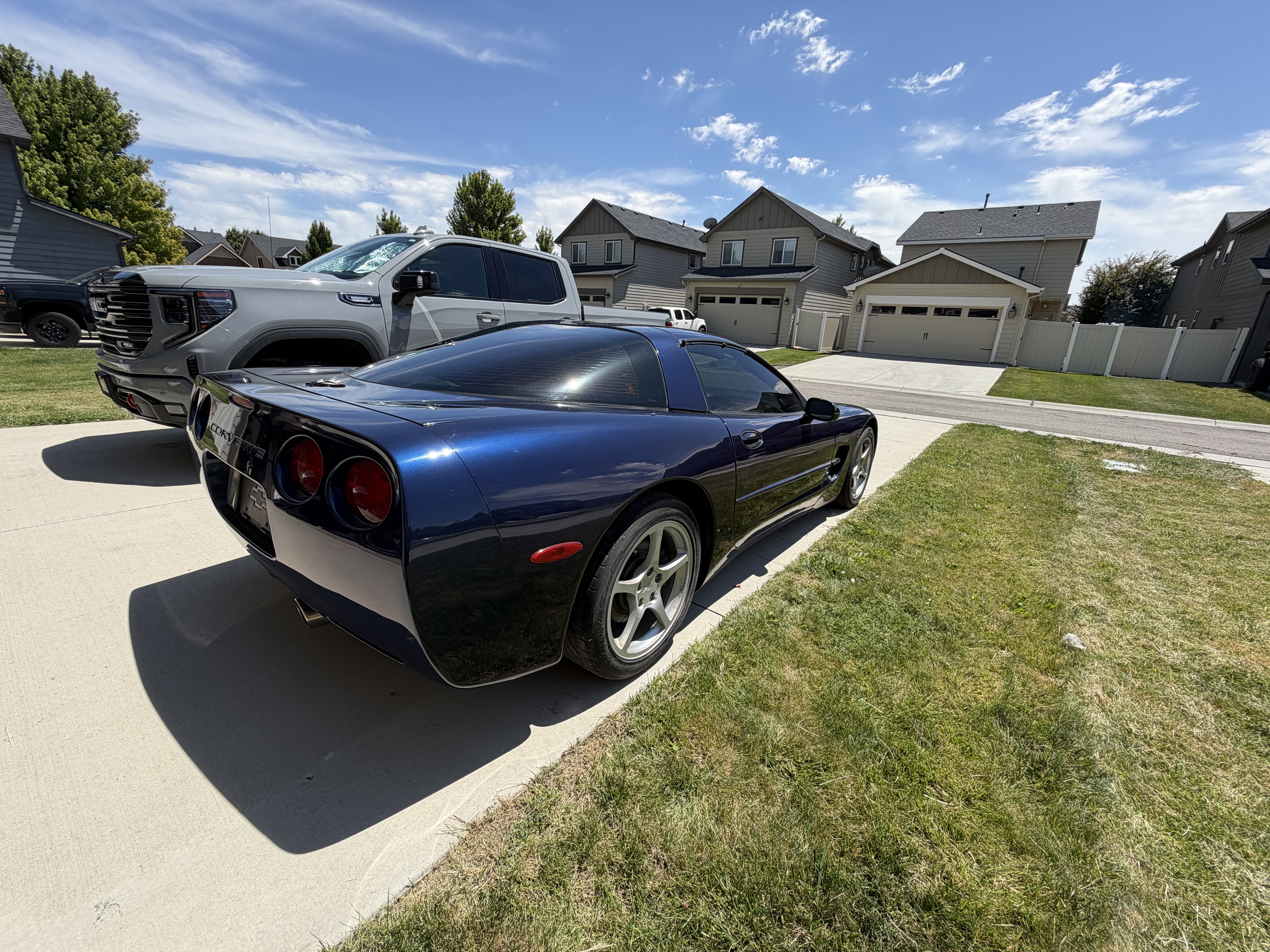 Used 2000 Chevrolet Corvette Coupe RWD image 9