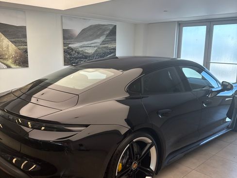 Used 2020 Porsche Taycan Turbo S image 11