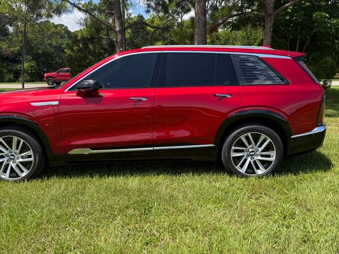 Used 2026 Cadillac Vistiq Luxury AWD/4WD image 18
