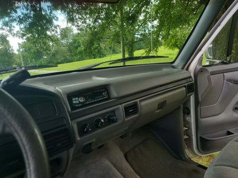 Used 1996 Ford Bronco image 2