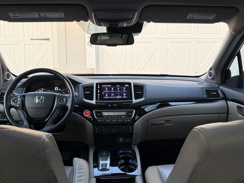 Used 2017 Honda Pilot Elite image 15