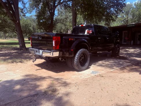 Used 2020 Ford F350 Lariat w/ Lariat Ultimate Package AWD/4WD image 13