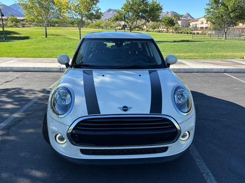 Used 2020 MINI Cooper 4-Door Hardtop FWD image 2