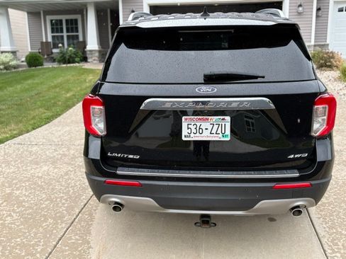 Used 2021 Ford Explorer Limited w/ Equipment Group 301A AWD/4WD image 4