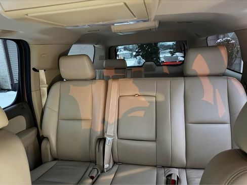 Used 2013 Chevrolet Suburban LTZ image 6