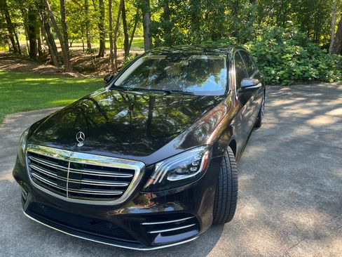 Used 2019 Mercedes-Benz S 560 Sedan image 4