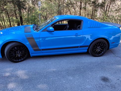 Used 2013 Ford Mustang Boss 302 w/ Boss 302 Accessory Pkg image 4